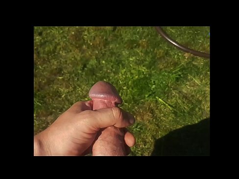 ❤️ A boazona fica com a rata rosa fodida e ejacula com um esguicho num jardim de Verão Sexo de qualidade em pt.porno24-7.ru