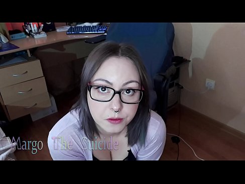 ❤️ Rapariga Sexy com Dildo de Óculos Chupa Profundamente na Câmara Sexo de qualidade em pt.porno24-7.ru