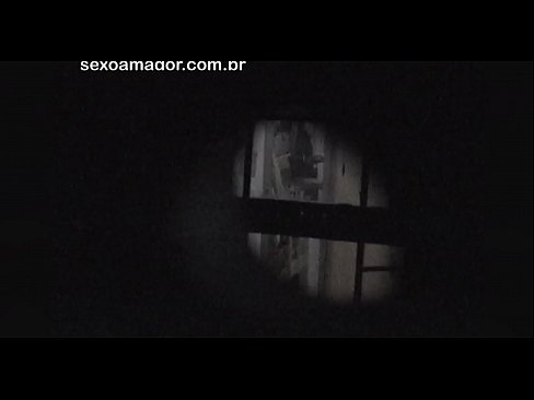 ❤️ Lourinho é filmado secretamente por um voyeur de bairro escondido atrás de tijolos ocos Sexo de qualidade em pt.porno24-7.ru